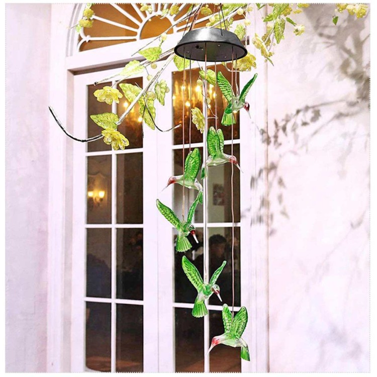 Lampy LED kolibry – aranżacja przy oknie