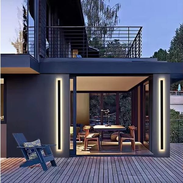 Lampa elewacyjna LED 150 cm – oświetlenie domu w nowoczesnej aranżacji wieczornej