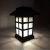 zapalone solarne światło LED ogrodowe na tle ciemnym efekt oświetlenia nocnego.png