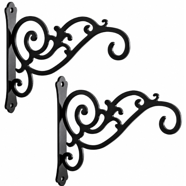 Metalowy hak ogrodowy na drzewie z wiszącą donicą kwiatową – dekoracyjny uchwyt na kosze.png