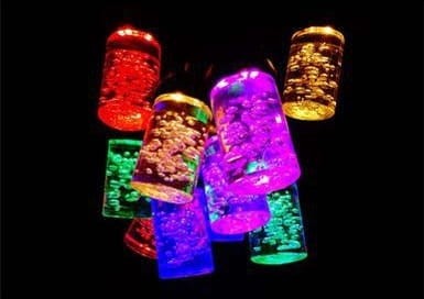 Lampki LED multikolor – oświetlenie tarasu