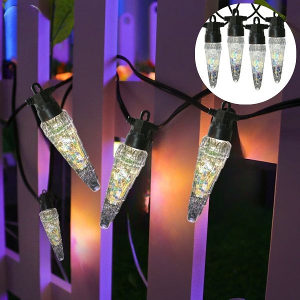Girlanda ogrodowa LED multikolor nocą